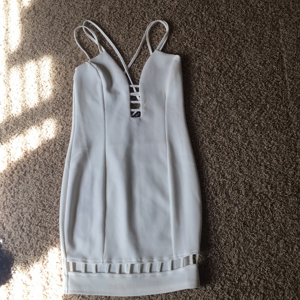 New white line detail dress